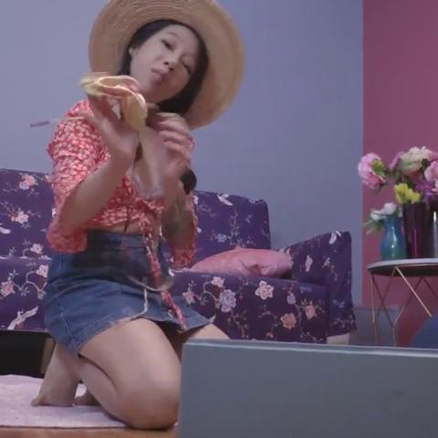 Sakura – Strip Naked Tease